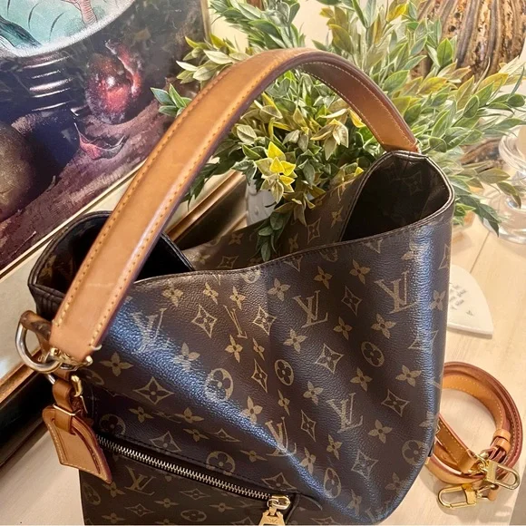 Louis Vuitton Melie Monogram Canvas Hobo Tote / Shoulder Bag - Picture 5 of 16